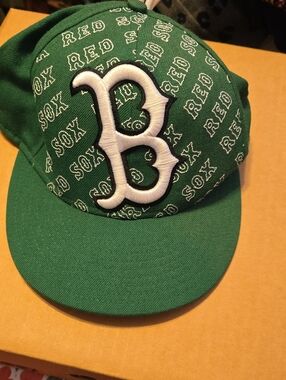 Genuine Merchandise Green Boston Red Sox Baseball Cap